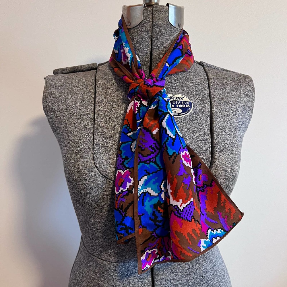 Vintage Rectangular Pixelated Pattern Scarf - image 1